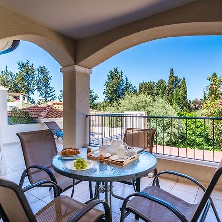 Cozy Apartment In Paphos Beautiful Complex Exterior photo