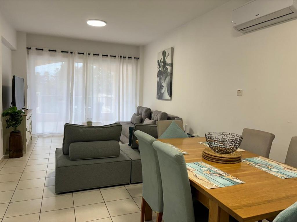 Cozy Apartment In Paphos Beautiful Complex Exterior photo