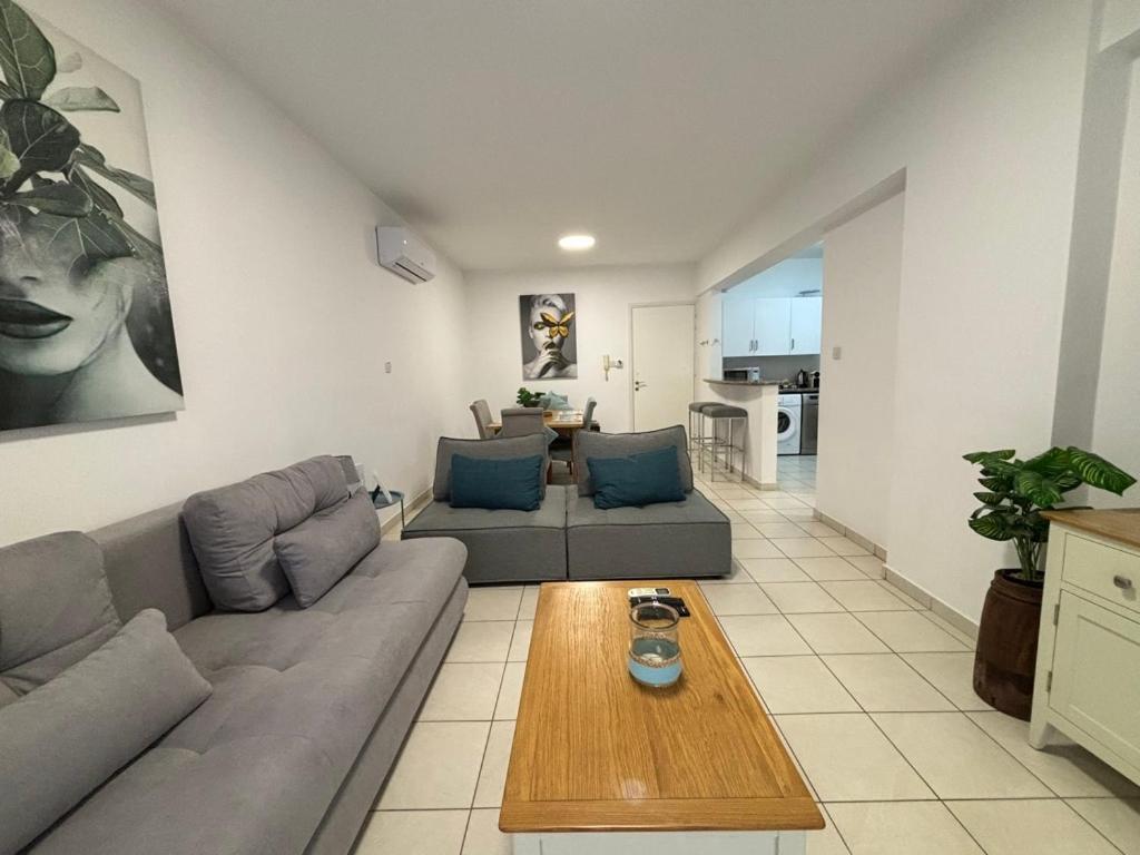 Cozy Apartment In Paphos Beautiful Complex Exterior photo
