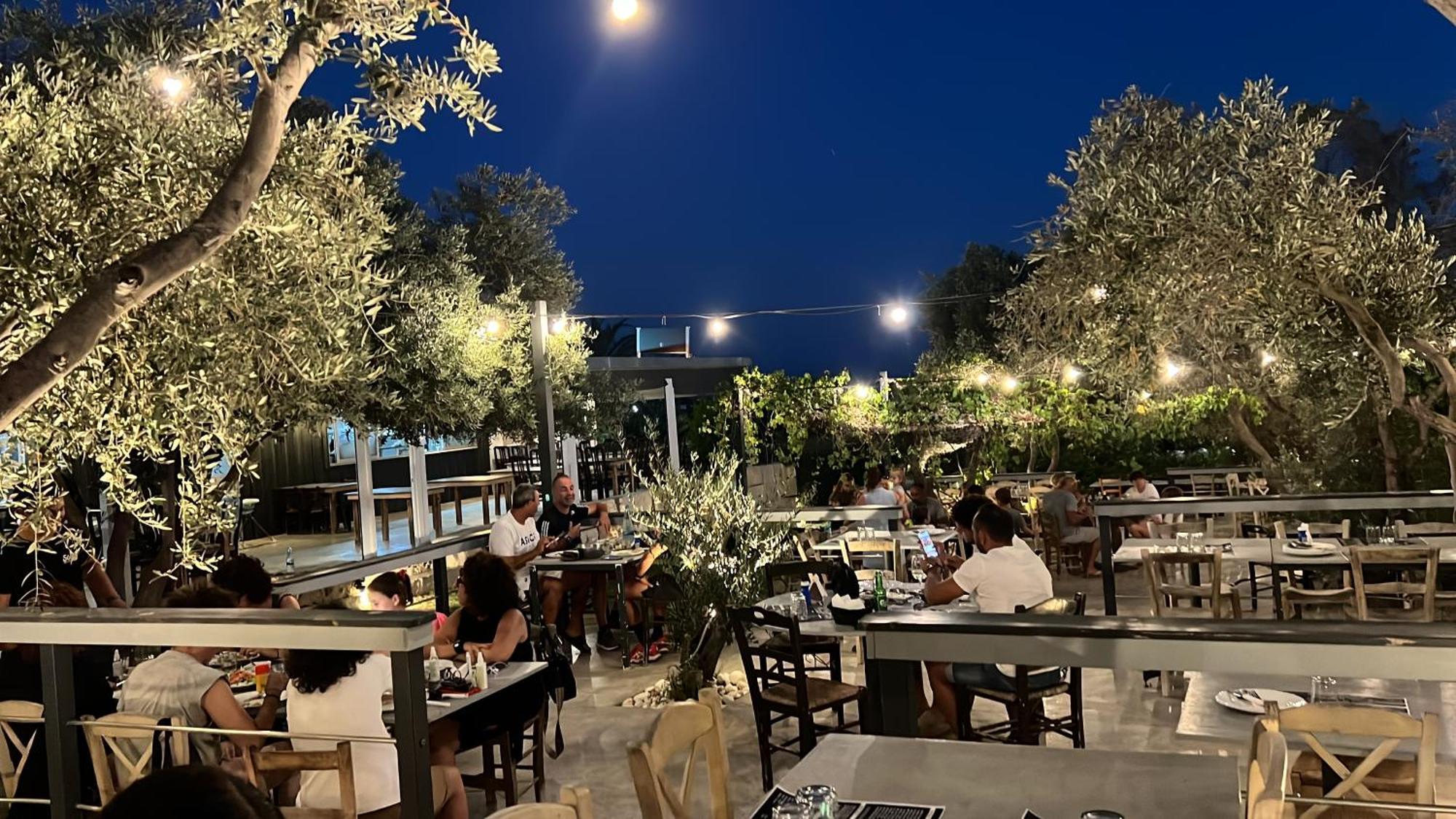 Cozy Apartment In Paphos Beautiful Complex Exterior photo